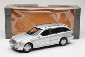 Mercedes E320 T-Modell S210 Elegance Strieborný Kyosho 1:18 B66962166 Kov – obrázok 8 z 8