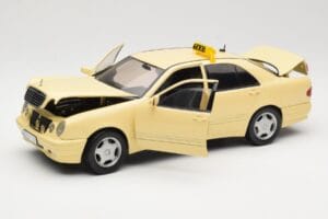 Mercedes E320 W210 Taxi Sun Star 1:18 1160 Kov – obrázok 2 z 8