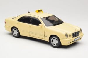 Mercedes E320 W210 Taxi Sun Star 1:18 1160 Kov – obrázok 6 z 8