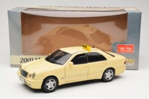 Mercedes E320 W210 Taxi Sun Star 1:18 1160 Kov – obrázok 8 z 8