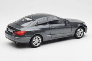 Mercedes E500 C207 Coupe Tenoric Šedý Norev 1:18 183540 Kov – obrázok 3 z 8