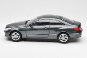 Mercedes E500 C207 Coupe Tenoric Šedý Norev 1:18 183540 Kov – obrázok 4 z 8
