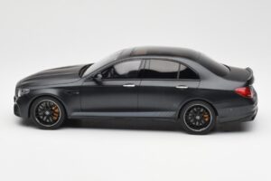 Mercedes AMG E63 S W213 Edition 1 Night Čierny GT Spirit 1:18 B66963111 Živica – obrázok 3 z 6