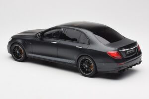 Mercedes AMG E63 S W213 Edition 1 Night Čierny GT Spirit 1:18 B66963111 Živica – obrázok 5 z 6