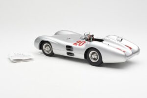 Mercedes W196 Streamliner #20 K. Kling French GP 1954 CMC 1:18 M-128B Kov – obrázok 5 z 6