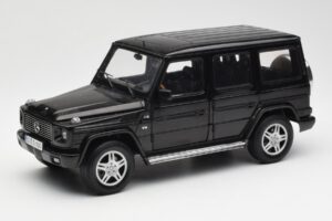 Mercedes G 500 W463 Čierny Dealer Edition AUTOart 1:18 B66962143 Kov