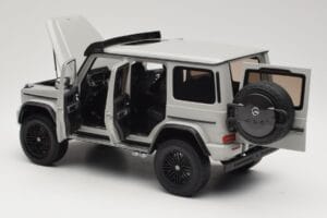 Mercedes G 63 AMG 4x4 Squared Arabian Grey Almost Real 1:18 820829 Kov – obrázok 5 z 8