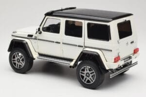 Mercedes G 63 AMG 4x4 Squared Polar White Almost Real 1:18 820203 Kov – obrázok 7 z 8
