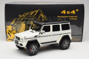 Mercedes G 63 AMG 4x4 Squared Polar White Almost Real 1:18 820203 Kov – obrázok 8 z 8