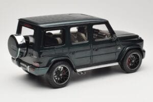 Mercedes G 63 AMG W463 Green Metallic Minichamps 1:18 110037066 Kov – obrázok 3 z 8