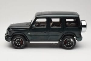 Mercedes G 63 AMG W463 Green Metallic Minichamps 1:18 110037066 Kov – obrázok 4 z 8