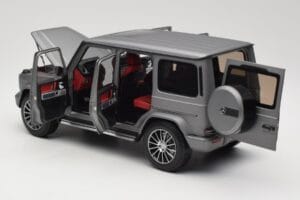 Mercedes G-Class G500 W463A Designo Platinum Magno Minichamps 1:18 B66960811 Kov – obrázok 5 z 8