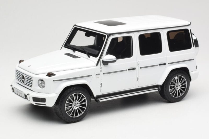 Mercedes G-Class G 500 W463A Diamond White Metallic Minichamps 1:18 113037111 Kov