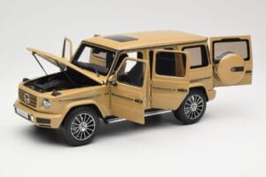 Mercedes G-Class G 500 W463A Solarbeam Yellow Metallic Minichamps 1:18 113037108 Kov – obrázok 2 z 8