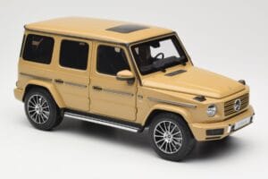 Mercedes G-Class G 500 W463A Solarbeam Yellow Metallic Minichamps 1:18 113037108 Kov – obrázok 6 z 8