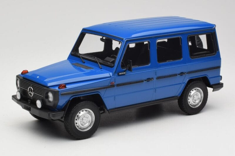 Mercedes G-Class W460 LWB Tmavomodrý Minichamps 1:18 155038100 Kov