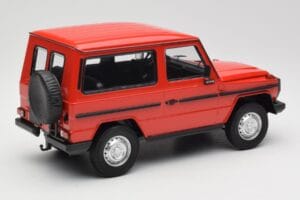 Mercedes G-Class W460 SWB Červený Minichamps 1:18 155038002 Kov – obrázok 2 z 6