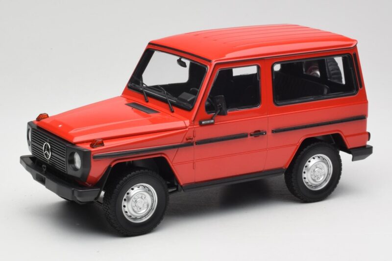 Mercedes G-Class W460 SWB Červený Minichamps 1:18 155038002 Kov