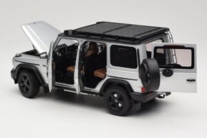 Mercedes G-Class W463 Iridium Silver Norev 1:18 183030 Kov – obrázok 5 z 8