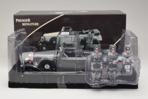 Mercedes G4 6-Wheels Čierny With Figures Signature Models 1:18 38202 Kov – obrázok 3 z 3
