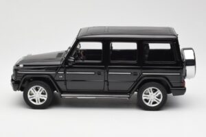 Mercedes G500 W463 Čierny AUTOart 1:18 76216 Kov – obrázok 4 z 8