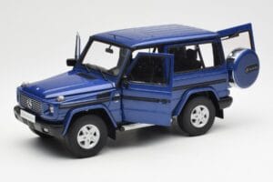 Mercedes G500 W463 SWB Modrý AUTOart 1:18 76114 Kov – obrázok 2 z 8