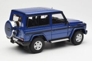 Mercedes G500 W463 SWB Modrý AUTOart 1:18 76114 Kov – obrázok 3 z 8