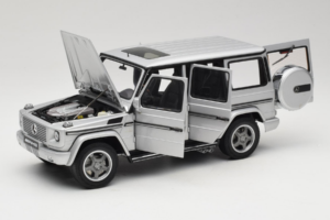 Mercedes G55 AMG W463 Strieborný AUTOart 1:18 76247 Kov – obrázok 2 z 8