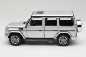 Mercedes G55 AMG W463 Strieborný AUTOart 1:18 76247 Kov – obrázok 4 z 8