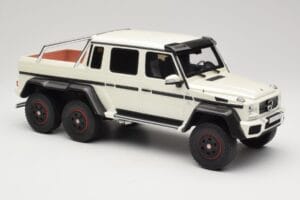 Mercedes AMG G63 6x6 W463 Biely GT Spirit 1:18 GT100 Živica – obrázok 4 z 6