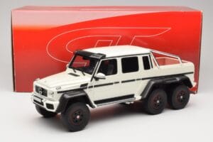 Mercedes AMG G63 6x6 W463 Biely GT Spirit 1:18 GT100 Živica – obrázok 6 z 6