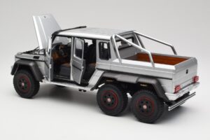Mercedes AMG G63 W463 6x6 Iridium Strieborný AUTOart 1:18 76301 Kompozit – obrázok 5 z 8