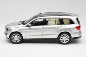 Mercedes GL-Class X166 Iridium Strieborný Metallic Norev 1:18 B66960097 Kov – obrázok 4 z 8