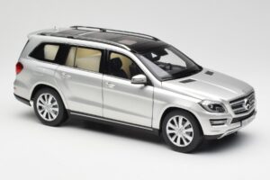 Mercedes GL-Class X166 Iridium Strieborný Metallic Norev 1:18 B66960097 Kov – obrázok 6 z 8