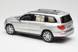 Mercedes GL-Class X166 Iridium Strieborný Metallic Norev 1:18 B66960097 Kov – obrázok 7 z 8