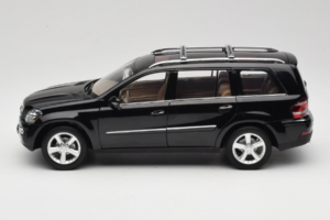 Mercedes GL X164 Obsidian Black Minichamps 1:18 B66962334 Kov – obrázok 4 z 8