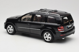 Mercedes GL X164 Obsidian Black Minichamps 1:18 B66962334 Kov – obrázok 7 z 8