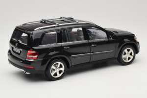 Mercedes GL X164 Period Brown Minichamps 1:18 B66962336 Kov – obrázok 3 z 8