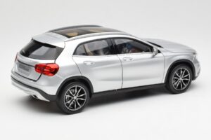 Mercedes GLA X156 Polar Strieborný Metalíza Norev 1:18 B66960267 Kov – obrázok 3 z 8