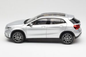 Mercedes GLA X156 Polar Strieborný Metalíza Norev 1:18 B66960267 Kov – obrázok 4 z 8