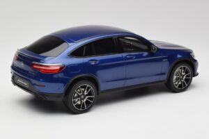 Mercedes AMG GLC 43 Coupe Brilliant Modrý GT Spirit 1:18 B66960468 Živica – obrázok 2 z 6