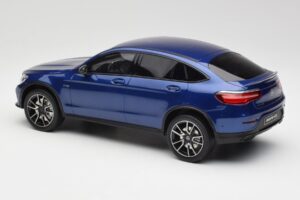 Mercedes AMG GLC 43 Coupe Brilliant Modrý GT Spirit 1:18 B66960468 Živica – obrázok 5 z 6