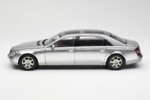 Maybach 62 LWB Himalaya Strieborný Dealer Edition AUTOart 1:18 B66962178 Kov – obrázok 4 z 8