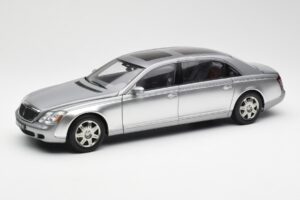 Maybach 62 LWB Himalaya Strieborný Dealer Edition AUTOart 1:18 B66962178 Kov
