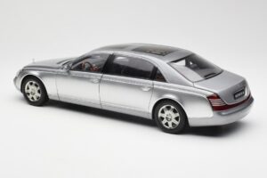 Maybach 62 LWB Himalaya Strieborný Dealer Edition AUTOart 1:18 B66962178 Kov – obrázok 7 z 8