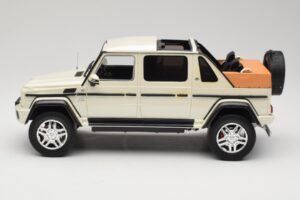 Mercedes Maybach G650 Landaulet W463 Biely Schuco 1:18 450017800 Kov – obrázok 3 z 6