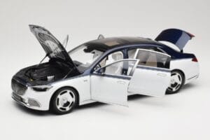 Mercedes Maybach S-Class Z223 Nautical Blue Diamond White Almost Real 1:18 820126 Kov – obrázok 2 z 8