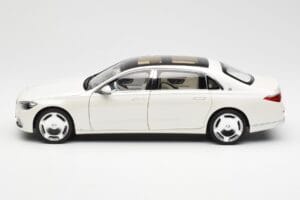 Mercedes Maybach S680 4Matic X223 Diamond Biely Norev 1:18 183918 Kov – obrázok 4 z 8