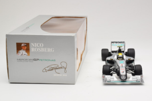 Mercedes MGP W01 #4 N. Rosberg Mercedes GP Showcar 2010 Minichamps 1:18 150100074 Kov – obrázok 6 z 7