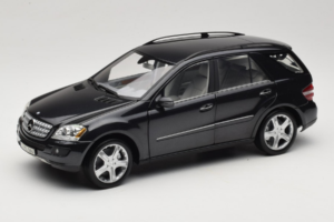 Mercedes ML W164 Obsidian Black Dealerská Edícia Minichamps 1:18 B66962321 Kov